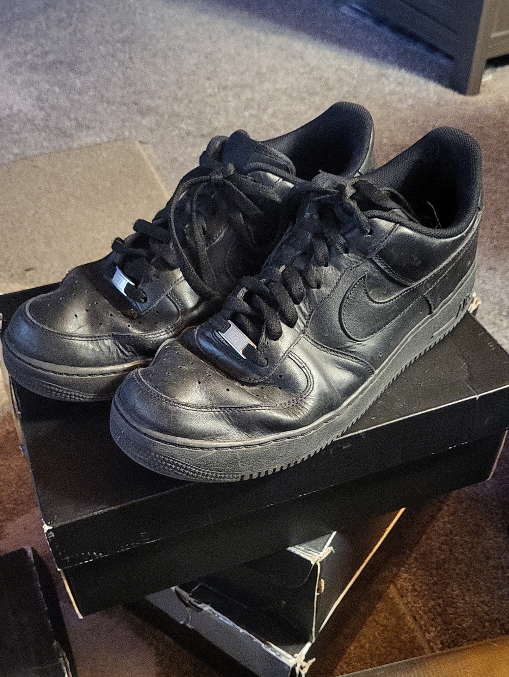 Nike Black Low-Top Leather Sneakers